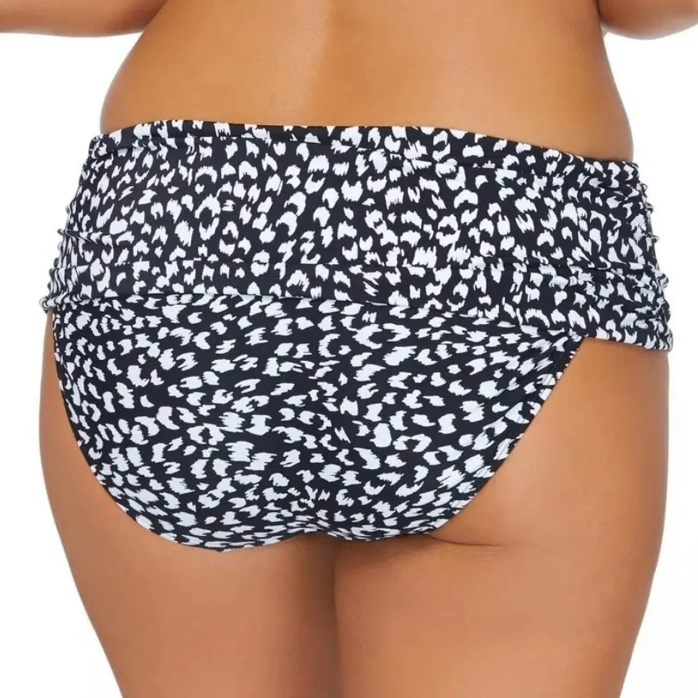 Island Escape Women Animal Kingdom Tahiti Bikini Bottoms Size 16 Black